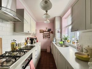 Kitchen- click for photo gallery